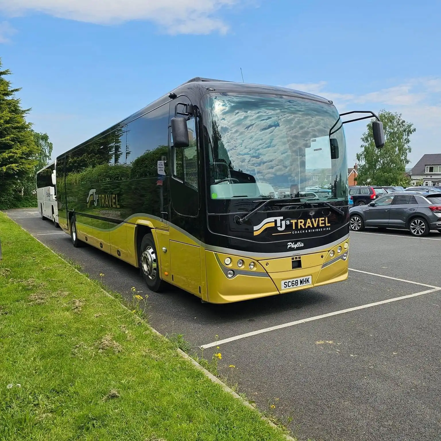 Phyllis SC68 WHK Side View External