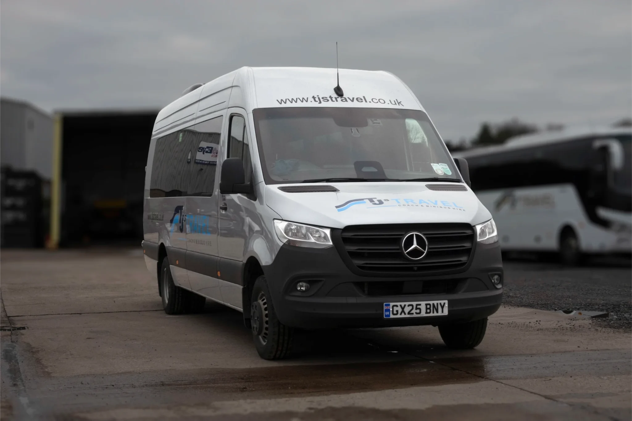 22 Seater Minibus GX25