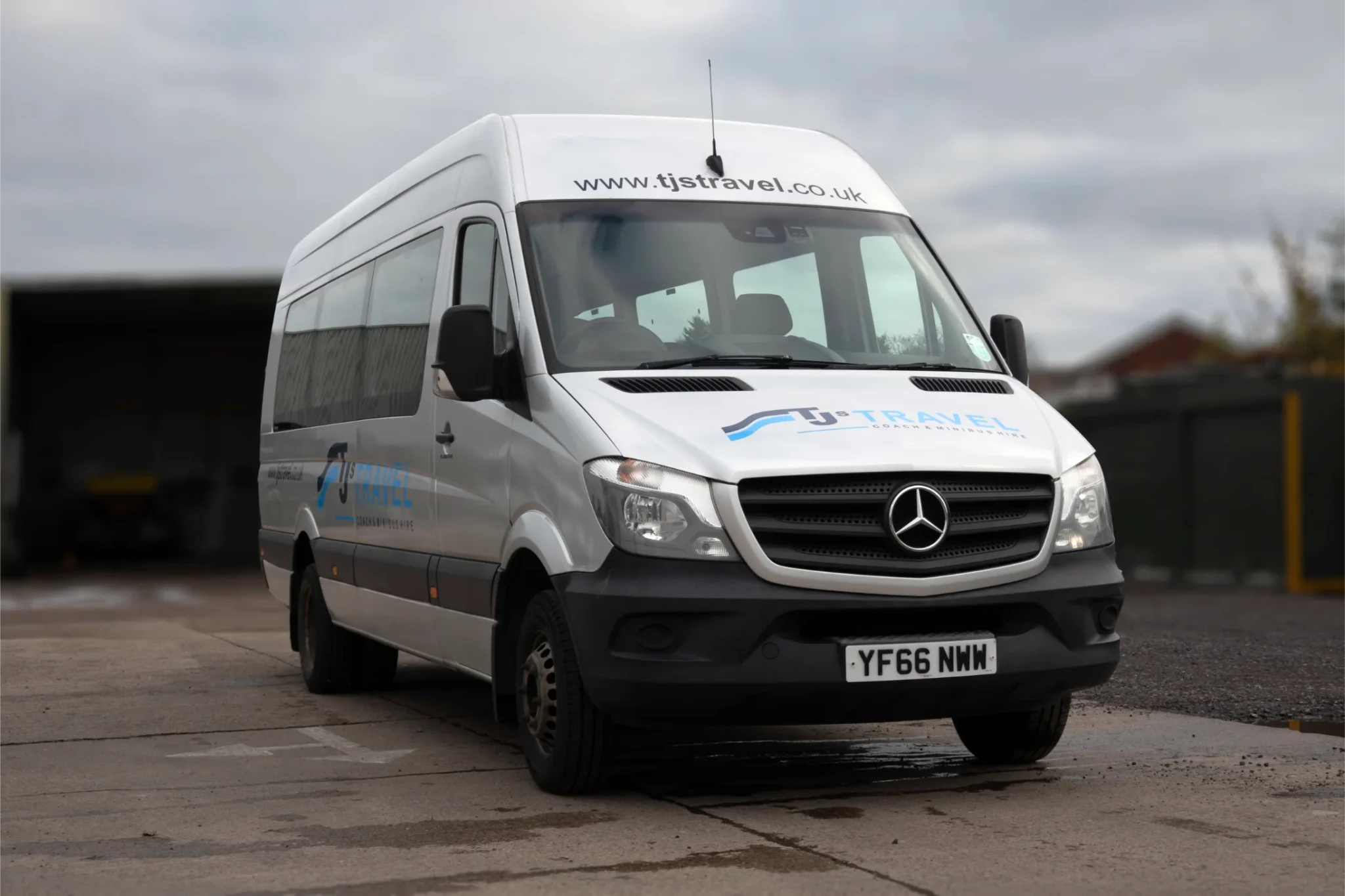 Jo Jo Minubus 16 Seater YF66NWW